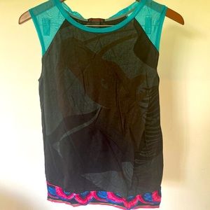 Like NEW CUSTO BARCELONA TOP SIZE 1